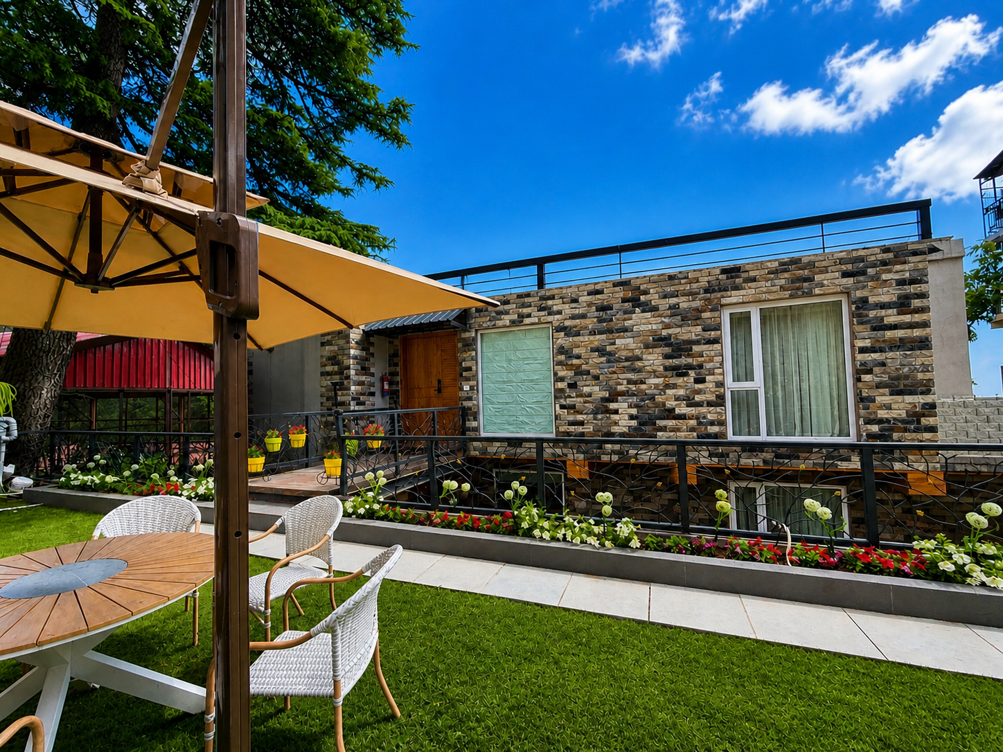 Falcon Floor (With Kitchen, Garden & Living Room) Outside Area